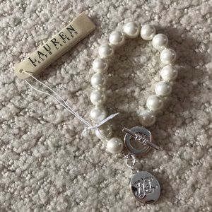 Pearl bracelet